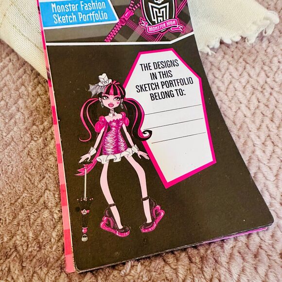 Monster High Sketch Portfolio - Picture 3 of 5